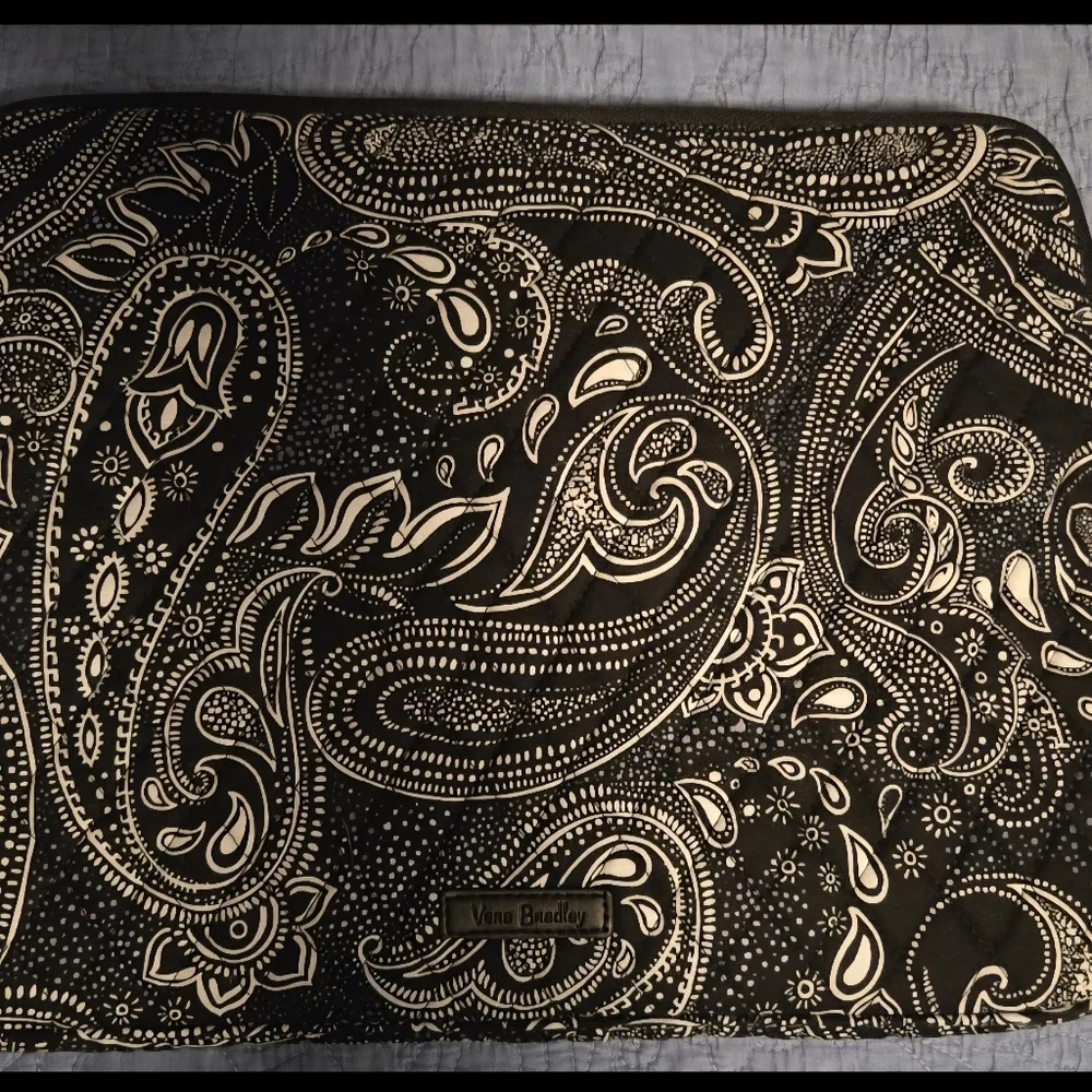 VERA BRADLEY Laptop Sleeve  Stellar Paisley Print Black